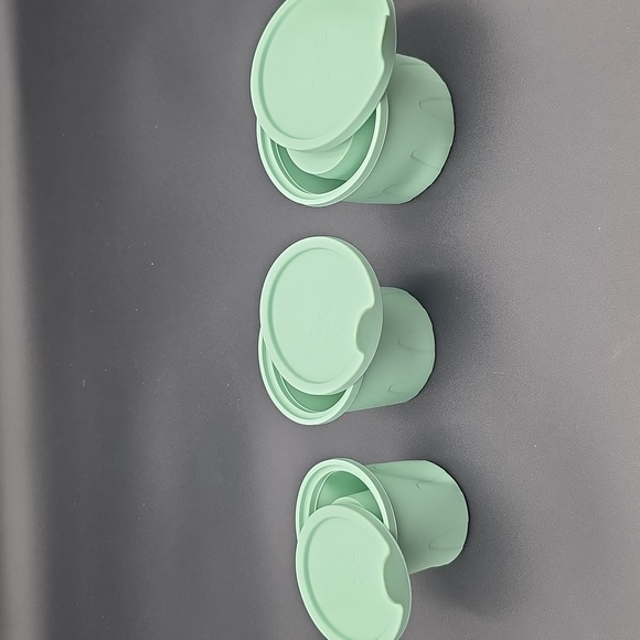 BNIB Silicone Ice Molding Tray For Stanley Cup, Thermos, Glasses, Or Any Cups. - Picture 2 of 5